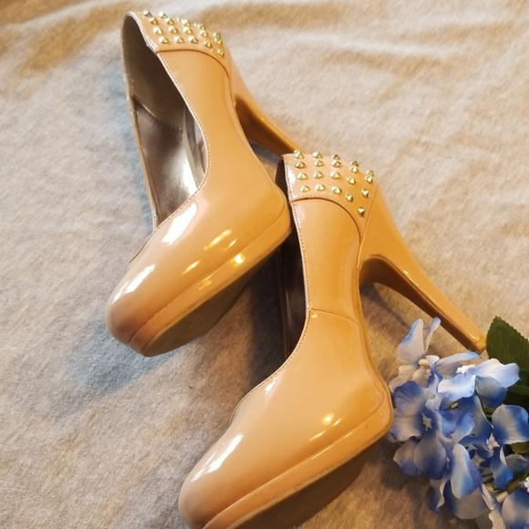 Size 9 Nude Patent Leather Steve Madden Heels - Picture 7 of 7
